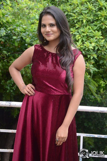 Priyanka-At-Lovers-Park-Movie-Opening